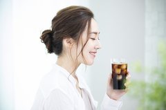 気づけば「氷やラムネをガリガリ」は要注意？不足する栄養素を医師が解説