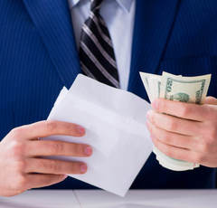 労ってほしいだけなのに… ボーナスに無関心な家族を持つ夫の叫び