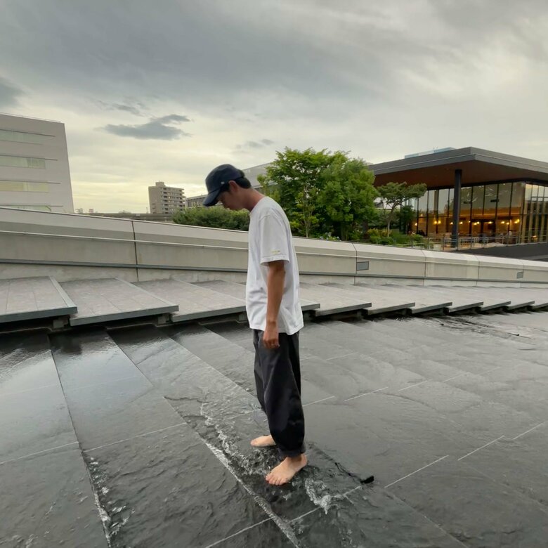 水遊びに同行するレンタルさん