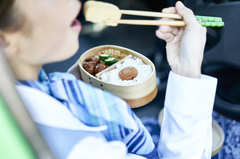 大人の「迎え舌」はちょっと…嫌悪される食事マナー「でも、それより…」