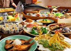 この夏は、親子3世代で楽しめる「ファミリーバイキング」