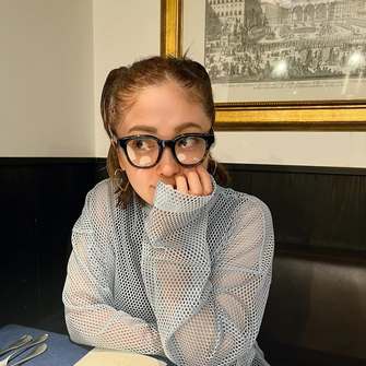 平山あいさん。専用 40歳・平山あやのどアップ自撮り写真が話題「ビジュ良すぎ」「髪もお肌