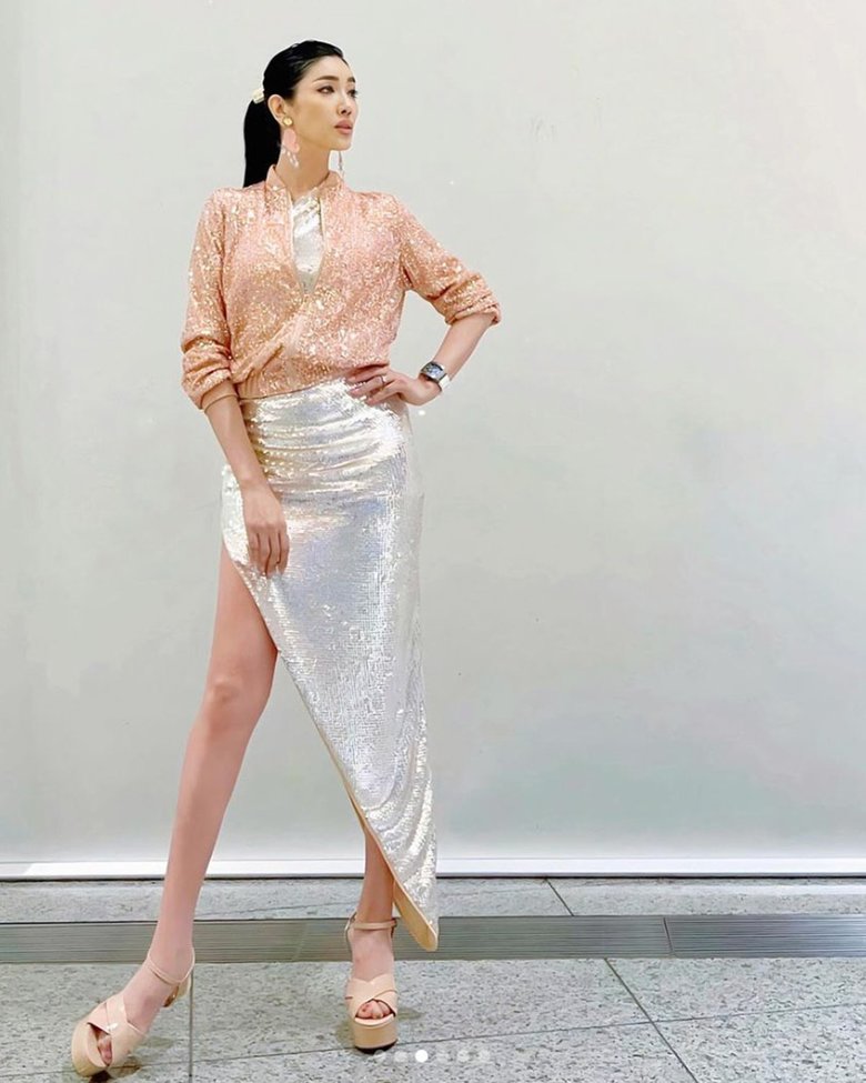 アシンメトリーなスカート