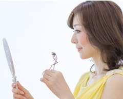 マスカラだけで目が大きく見える究極の方法「アイラインなしでここまで!?」