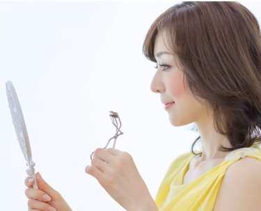 マスカラだけで目が大きく見える究極の方法「アイラインなしでここまで!?」