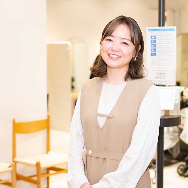 フリーランス美容師／「GO TODAY SHAiRE SALON」取締役　美容専門学校卒業後、都内で複数の美容室で技術を磨き、2015年に独立。2017年よりGO TODAY SHAiRE SALONに所属。フリーランスとしての活動を行う中で、「美容業界の働きやすい環境」を考えるようになり、2018年より運営に携わる。