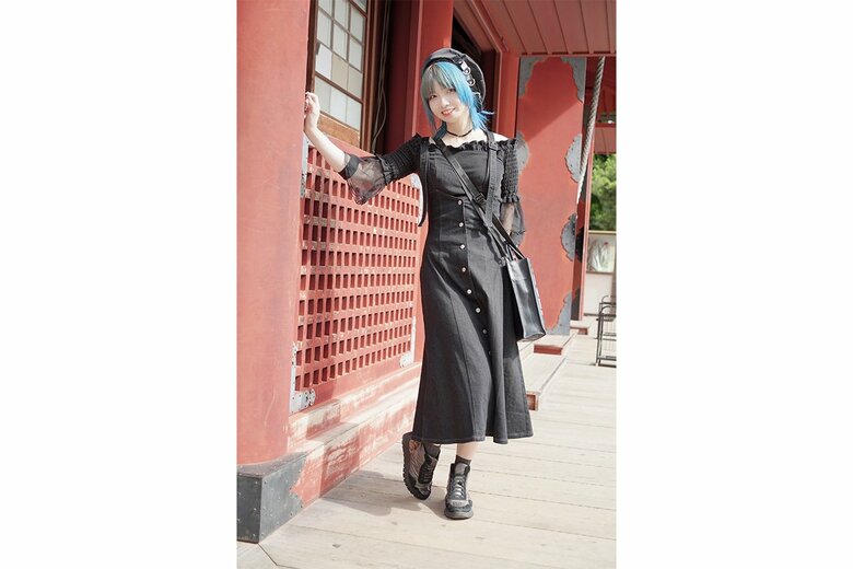 まりえ（42）上野公園で撮影。実はこのとき蚊に刺されまくったそう