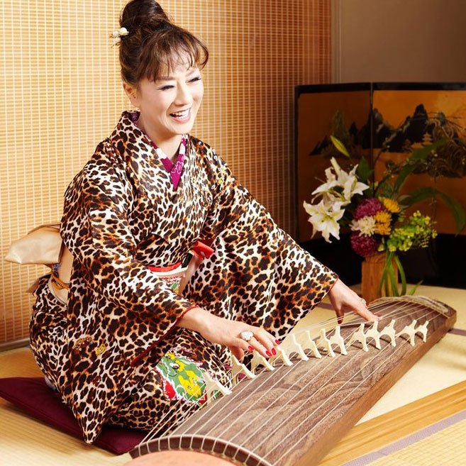 着物姿もヒョウ柄