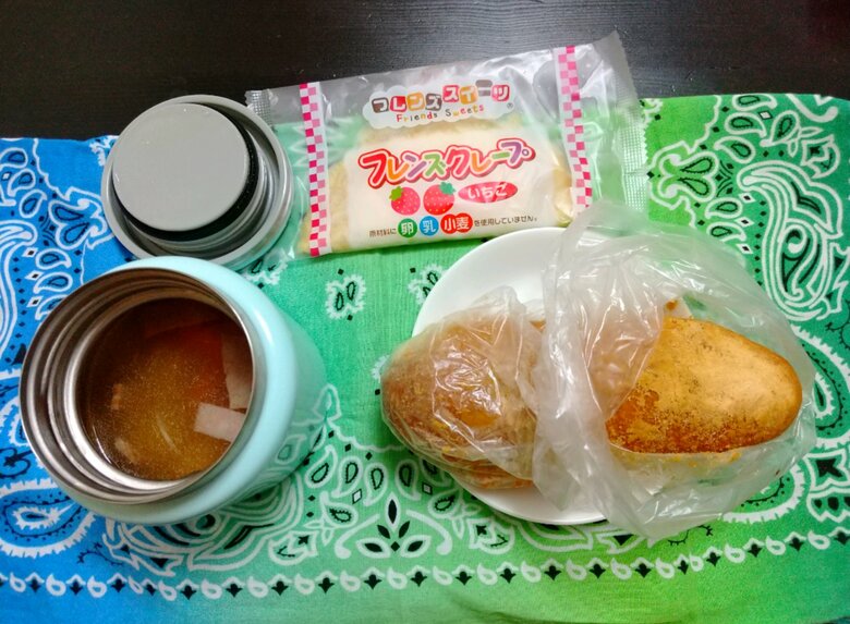 給食代替弁当アレルギー対応クレープと手作り揚げパン