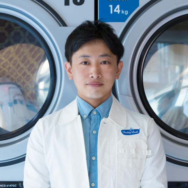 ドイツ発のランドリーメーカー「FREDDY LECK（フレディ レック）」の商品企画担当。日本のフラッグシップショップとしてカフェ＆コインランドリー「フレディ レック・ウォッシュサロン」を展開。「前向きなココロとライフスタイルをランドリーシーンから」をモットーに、ジュニア洗濯ソムリエの資格と知識を活かして活動。オリジナルのランドリーグッズの開発に携わっている。