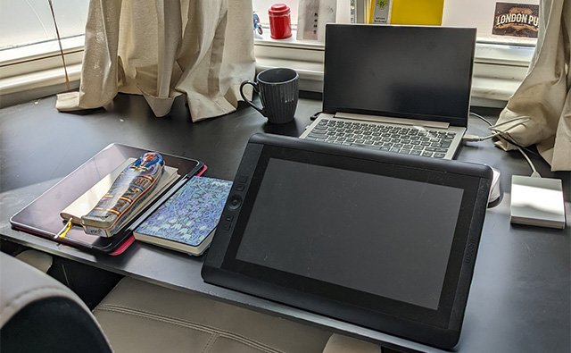 竹内さんのイギリスでのワークスペース。思った以上にコンパクト