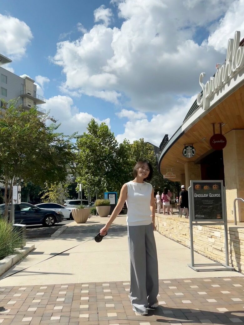 54歳になった今もスリムなスタイルを維持