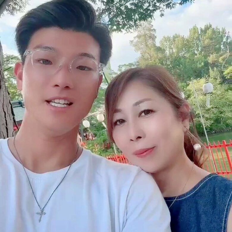 夫のイサムさんとみどりさん