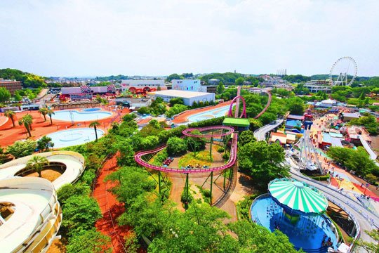 ▲様々なアトラクションのほか、夏はプール、冬はイルミネーションなど、子供から大人まで一年中楽しめる東京の遊園地「よみうりランド」。アトラクションに乗って楽しみながらモノづくりを体感できる「グッジョバ!!」も話題で、オリジナルの「日清焼そばU.F.O.」を作るワークショップが大人気。プールは～9/16（祝）まで開催中！