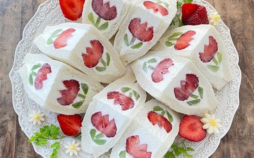 大反響「萌え断チューリップサンド」