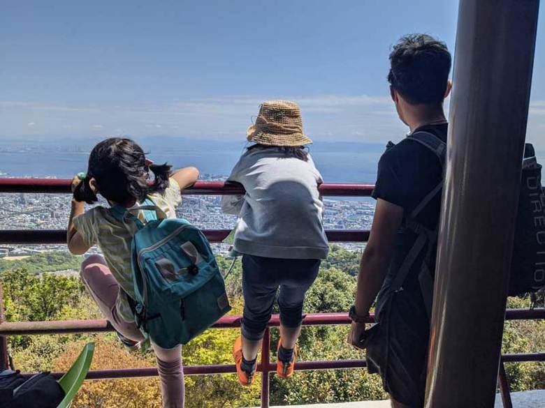 今井紀明さんと娘さん（6歳と8歳）