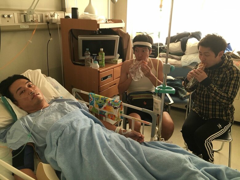 お見舞いにきた藤崎マーケットのトキ、ラフ次元の梅村賢太郎と