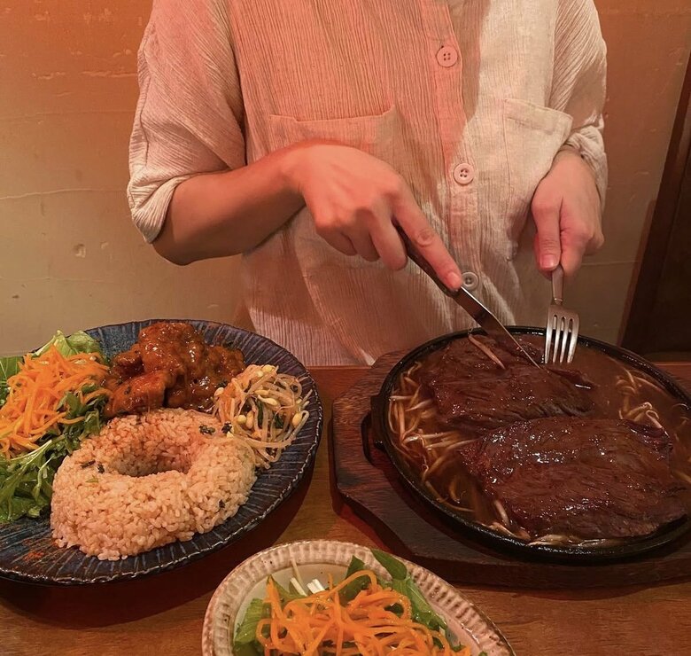 ライスもハンバーグも大盛りが当たり前