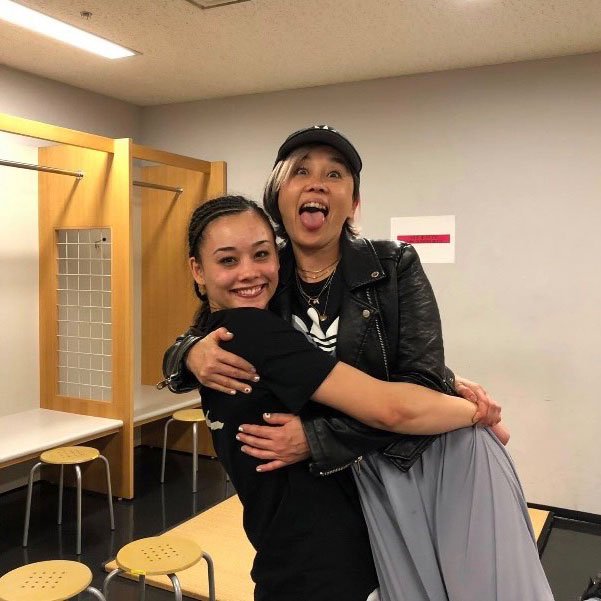 長女で女性ファイターの真珠さんと楽屋にて