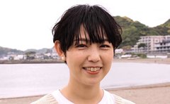 「責任とらなくていいからつき合って」猛アタックの末に人気芸人と結婚した女性 きっかけは「元No.1ホスト」のひと言