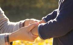 「こんばんは」を無視する近所の子に大人は声をかけるべきか!?