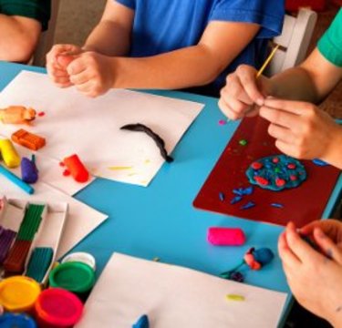 幼稚園選びのポイント。少人数・大人数はどちらがいいのか