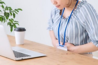 「仕事」と「つわり」の問題が働く妊婦を悩ませる