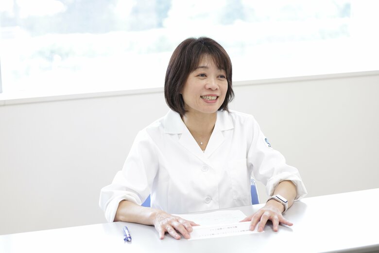 藤友先生自身も3児の母。「お子さんの体調不良が心配な親御さんの気持ちはよくわかります」