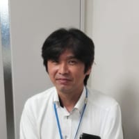 カシオ計算機株式会社人事部人事戦略グループ所属。経営管理部、ハンディーターミナルやカシオペア（ハンドヘルドパソコン）の営業企画を経て、人事部に異動。2015年から労政、および人事制度企画を担当する。