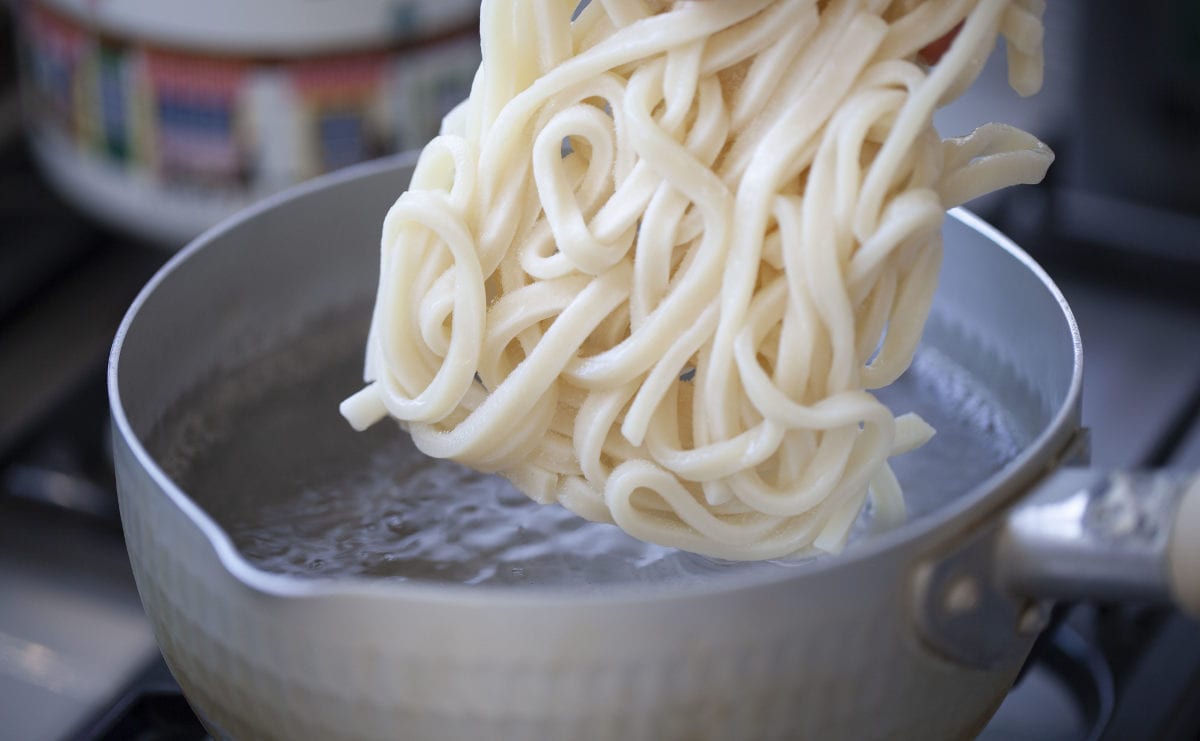 ギャル曽根さんの冷凍うどん料理に喝采 コレ入れるって 天才ですね Chanto Web