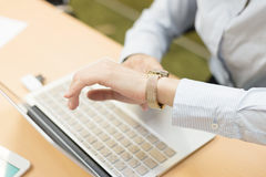 「周りから白い目で見られてる気が…」 時短勤務ならではの働きにくさ