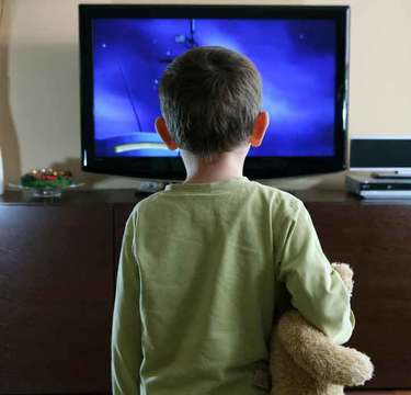 「本当にテレビを見せてないの!?」 幼児期のテレビ視聴を不安視するママの悩み