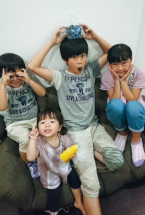 いつもにぎやかな鈴木家の4きょうだい