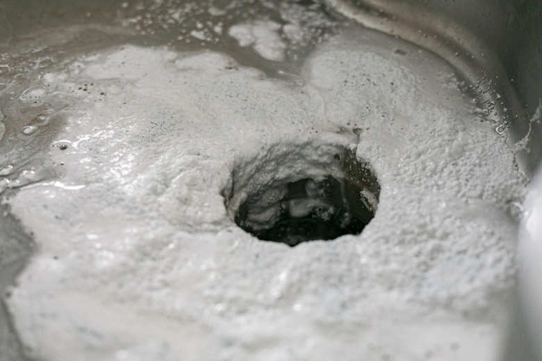 お湯を注いだピーピースルーF