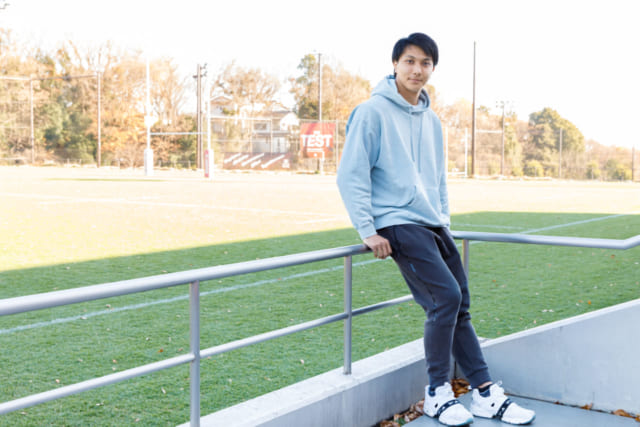 ラグビー選手としては細身の松井さん。長い手足が印象的