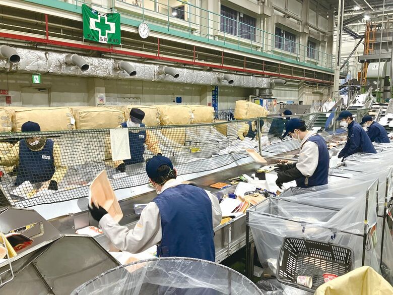 エフピコダックス茨城選別工場では、多くの障がい者が活躍している