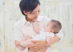 生後すぐの赤ちゃんに話しかけるのが苦手…に共感！