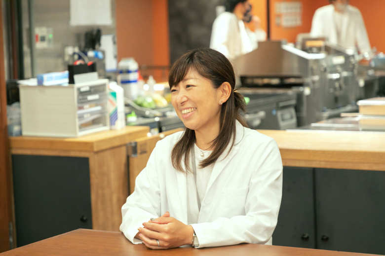 お話をお伺いしたのは、広報の宮林里美さん。