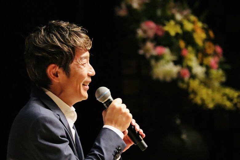 講演会で登壇した際の一枚