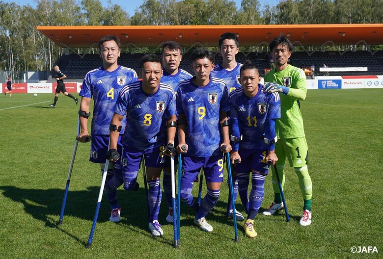 アンプティサッカー代表もサムライブルーが誇らしい（C）JAFA