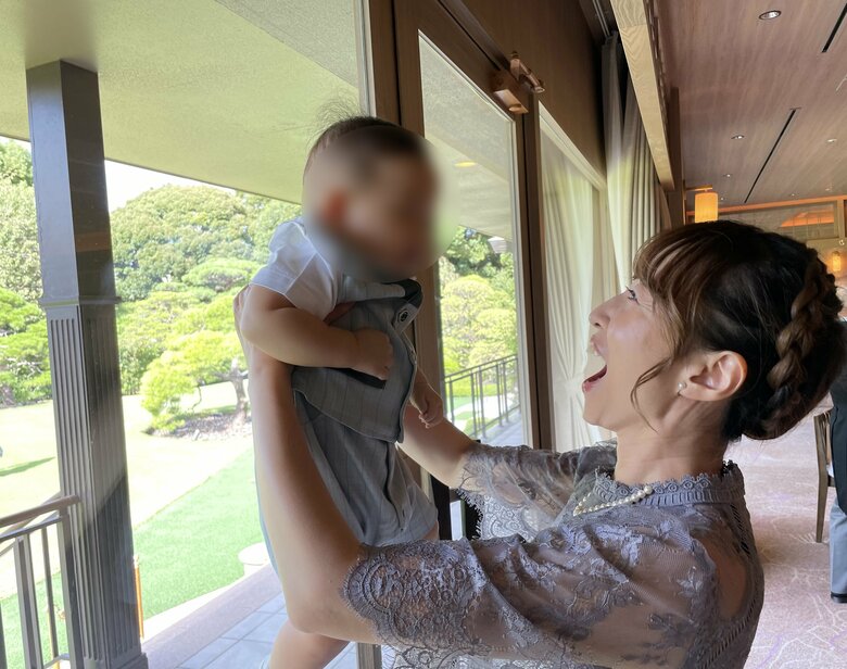 ハイテンションで子どもをあやすあやまん監督