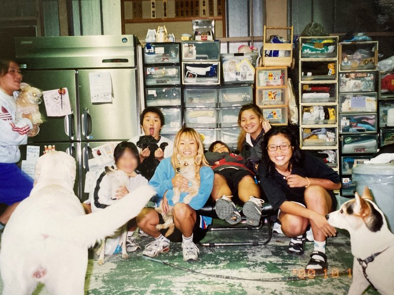 「GAEA JAPAN」入団後、練習生時代の広田さん（いちばん右）