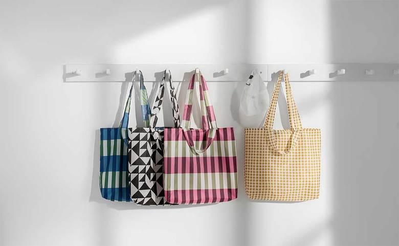 リサイクルポリエステルから作られた「スキンケ エコバッグ」