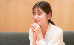 川崎フロンターレ愛する新保里歩「教師志望からスポーツキャスターになるまで」