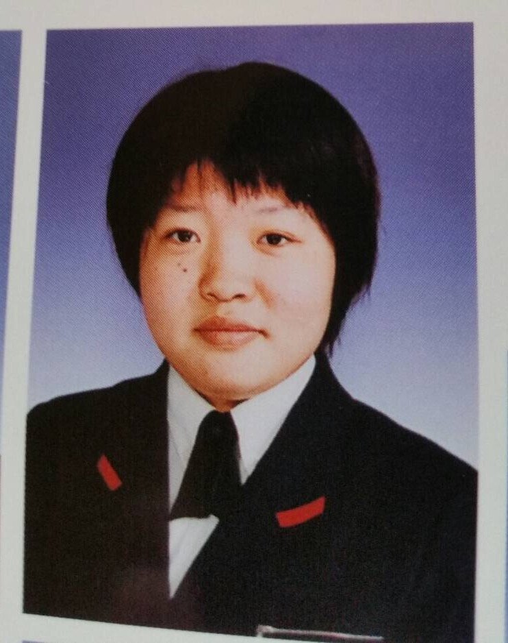看護師を目指していた高校時代のオカリナさん。卒業アルバムでの一枚