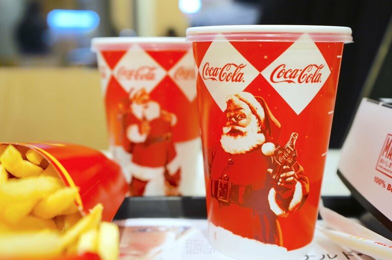 コーラは日本の店舗販売当時からあったバーガーのおともだったとか