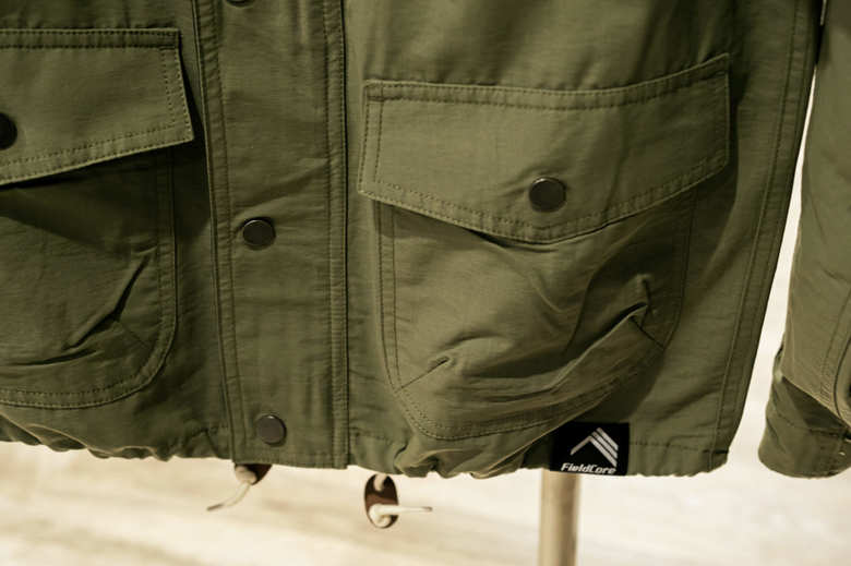 ワークマン女子 レディース撥水マウンテンパーカーのポケット