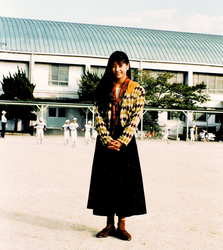 デビューしたころに出身中学を訪れて