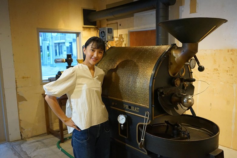 大阪にある焙煎機の正規代理店から中古で400万円ほどで購入した焙煎機