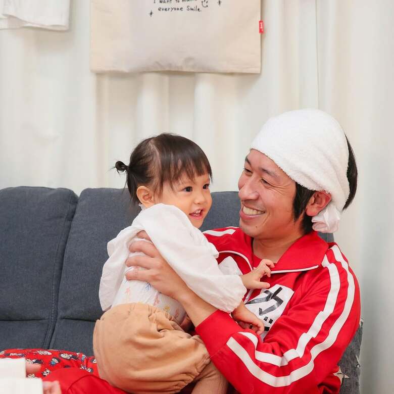 2020年に生まれた三女のはるちゃんと楽しい時間を過ごす